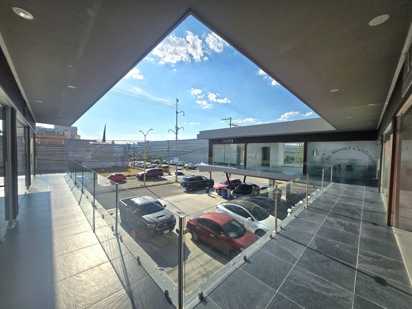 LOCAL EN VENTA Y RENTA, PLAZA COMERCIAL, BOSQUES, AGUASCALIENTES