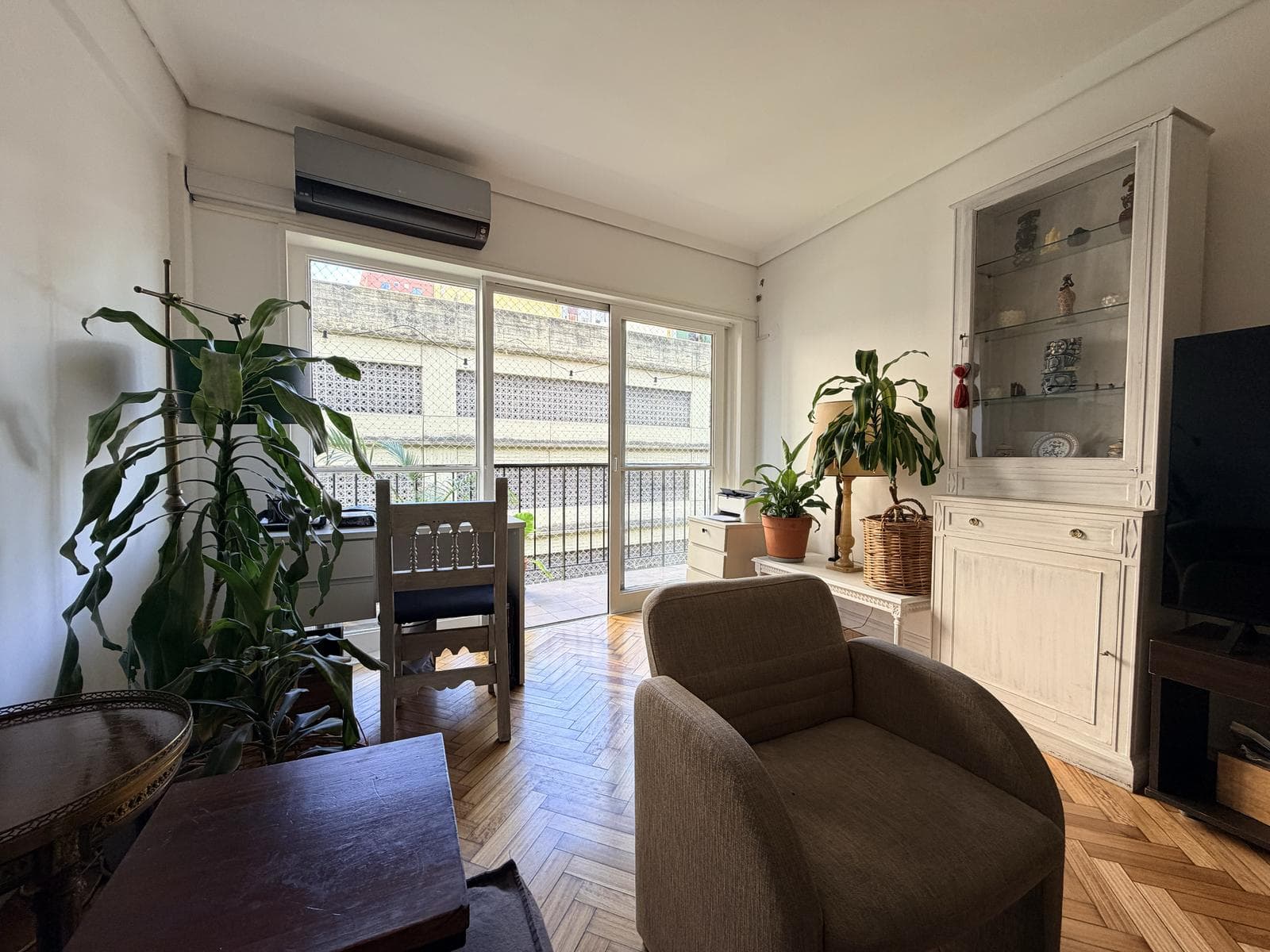 3-Room Apartment for Sale with Separate Room in Palermo, Featuring a Balcony