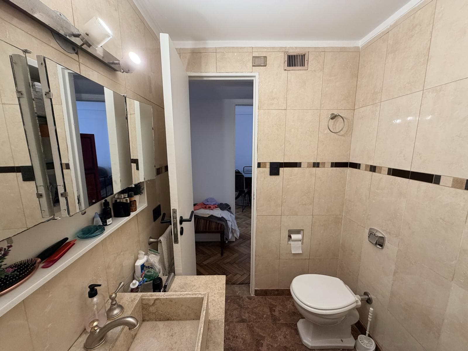 3-Room Apartment for Sale with Separate Room in Palermo, Featuring a Balcony