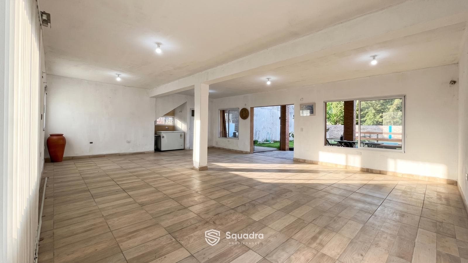 FOR SALE | TRADE - Two-bedroom house on the upper level and a barbecue area with a pool on the ground floor - Ibarlucea.