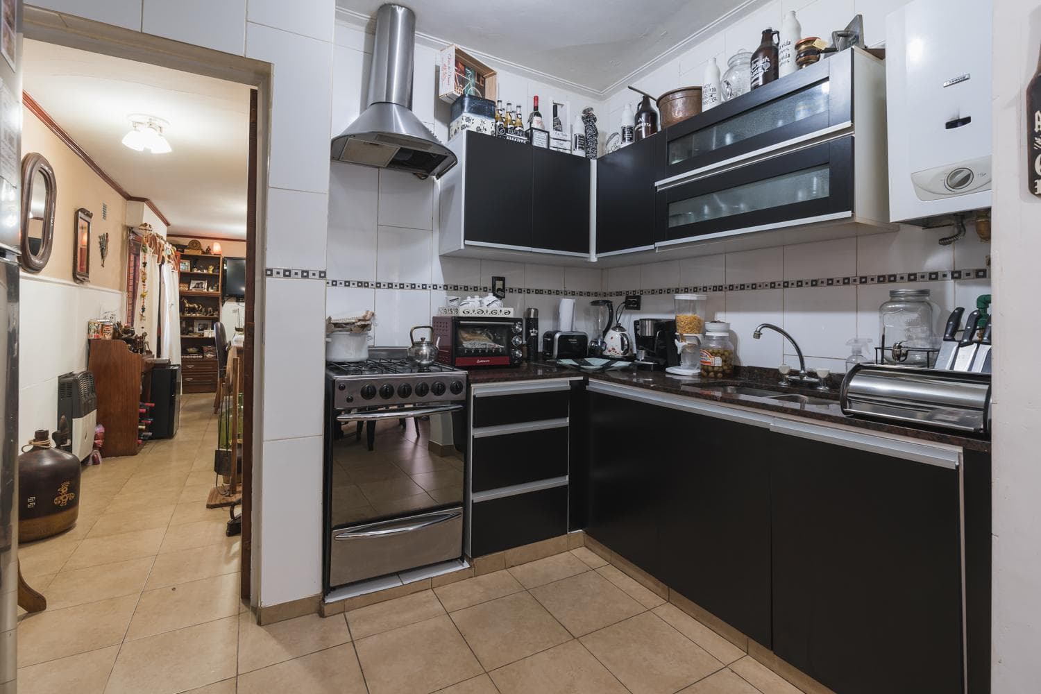 House for sale: 3 bedrooms plus a multipurpose room and garage - Granadero Baigorria. MORTGAGE ELIGIBLE.