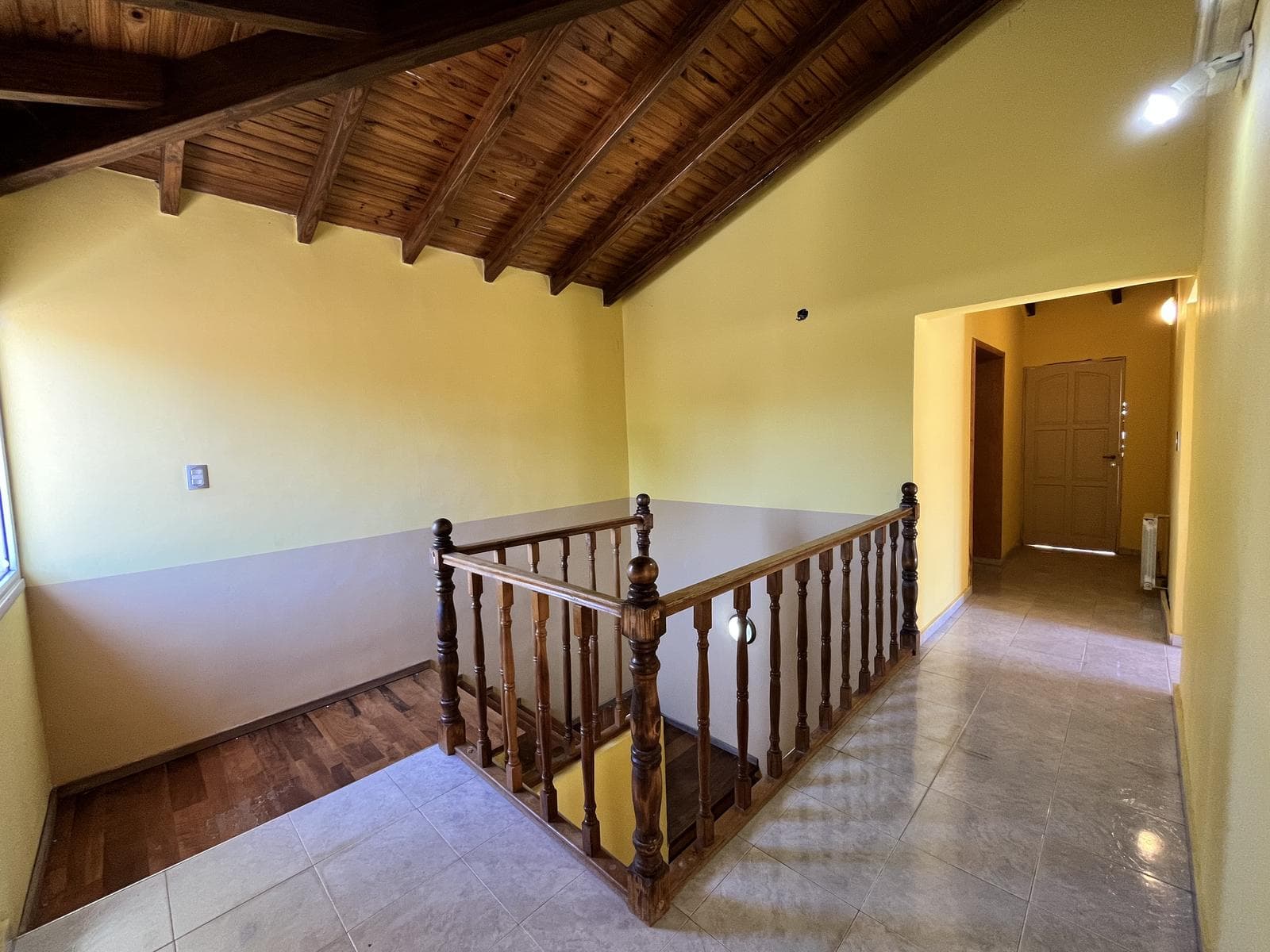 House for Sale in the Los Carolinos Neighborhood - Carrodilla