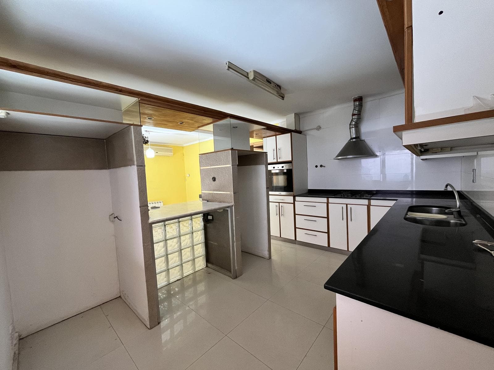 House for Sale in the Los Carolinos Neighborhood - Carrodilla
