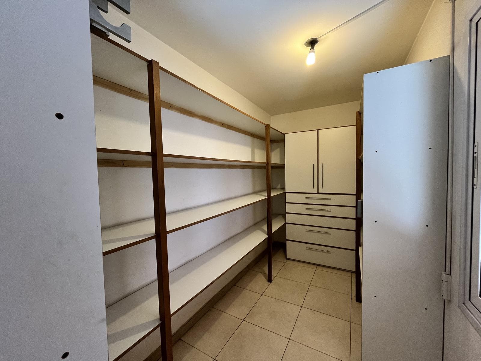House for Sale in the Los Carolinos Neighborhood - Carrodilla
