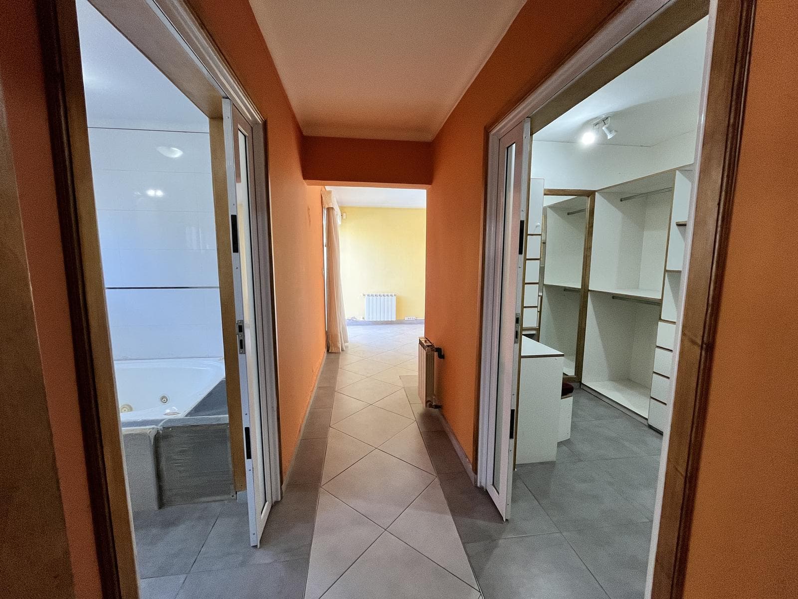 House for Sale in the Los Carolinos Neighborhood - Carrodilla