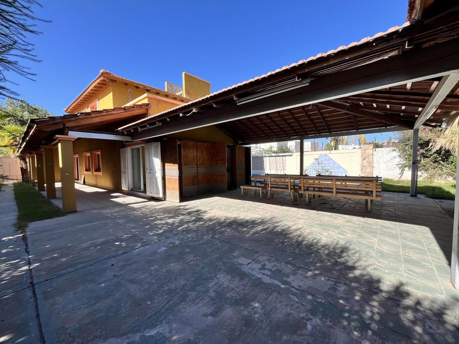 House for Sale in the Los Carolinos Neighborhood - Carrodilla