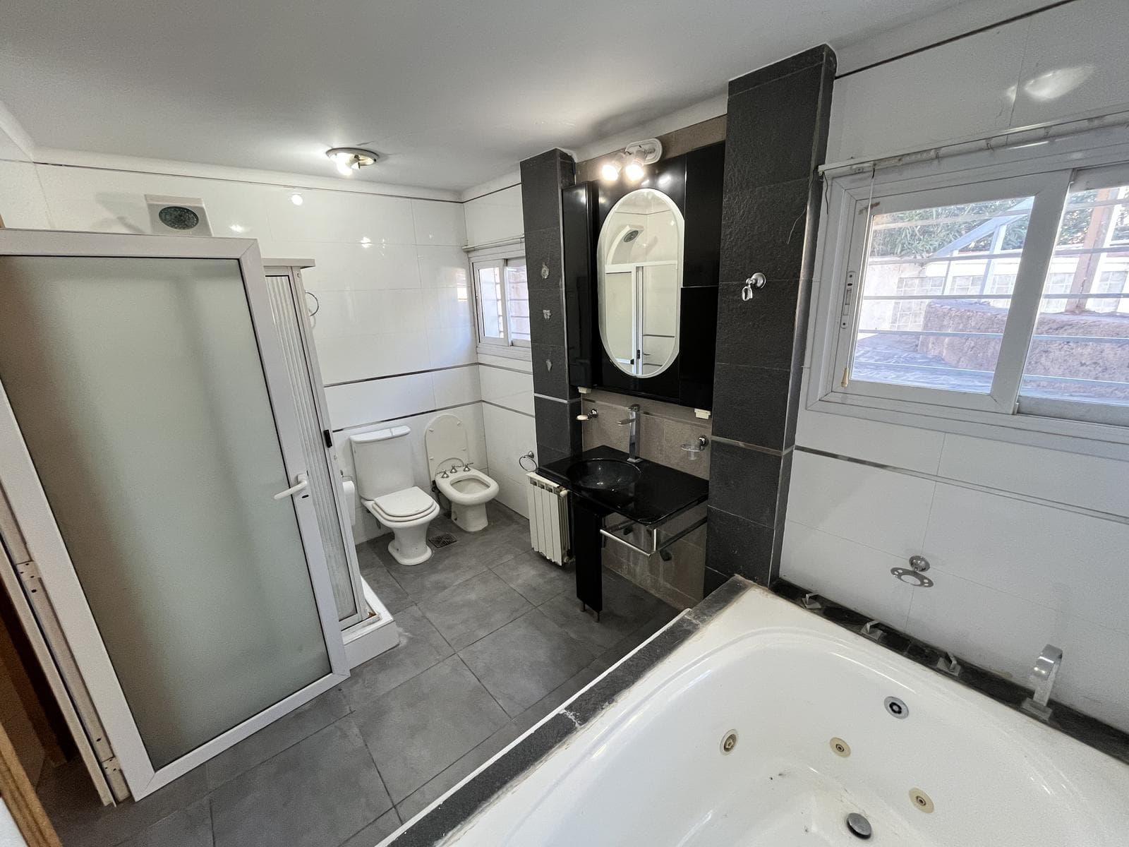 House for Sale in the Los Carolinos Neighborhood - Carrodilla