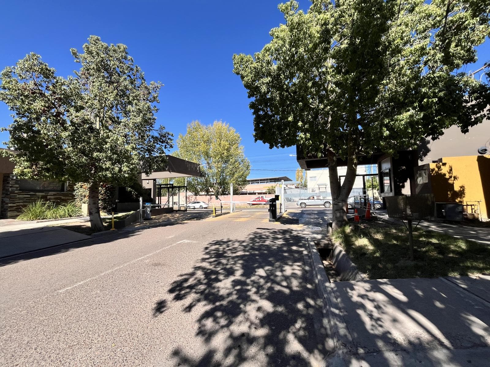 House for Sale in the Los Carolinos Neighborhood - Carrodilla
