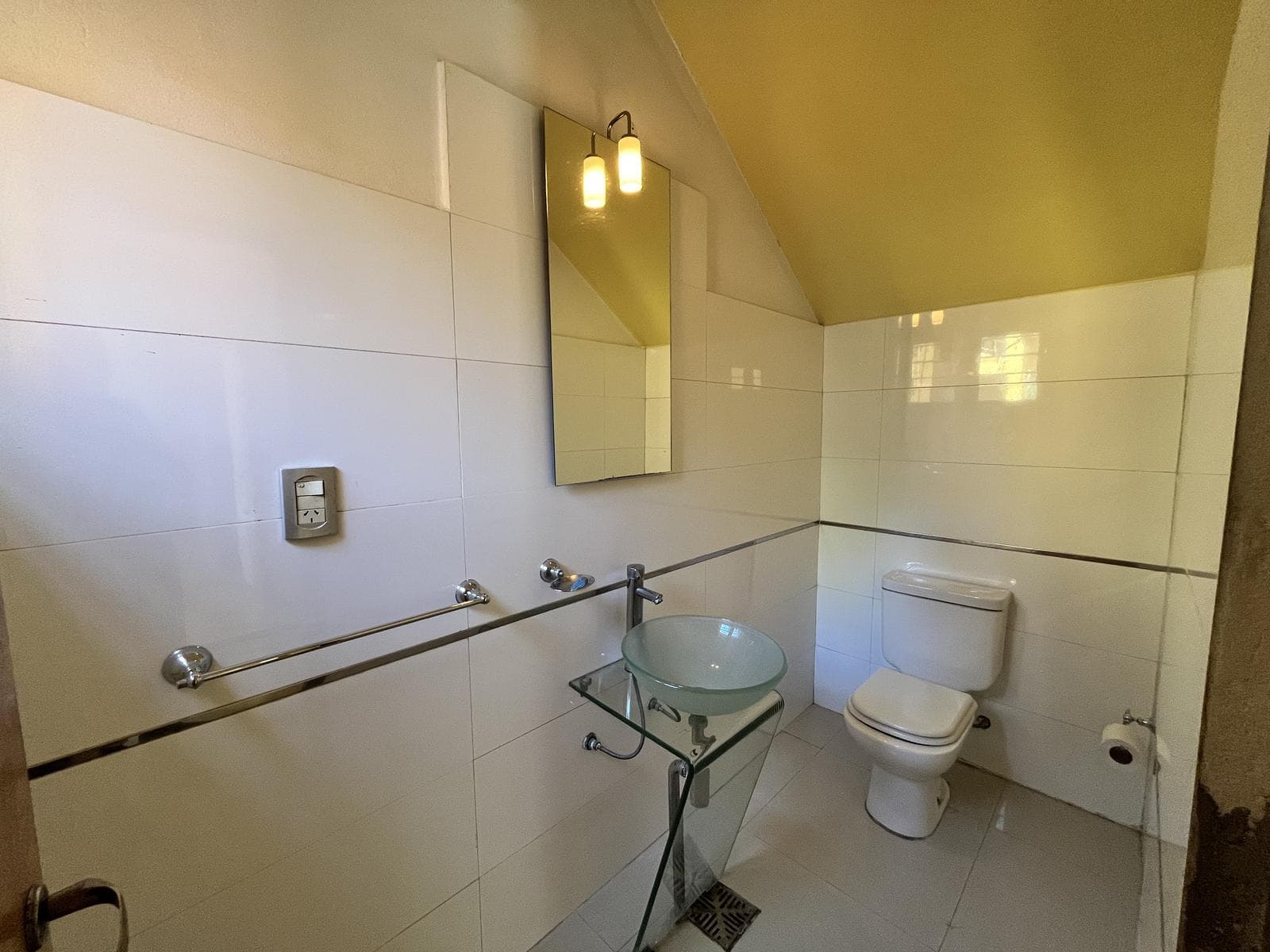 House for Sale in the Los Carolinos Neighborhood - Carrodilla