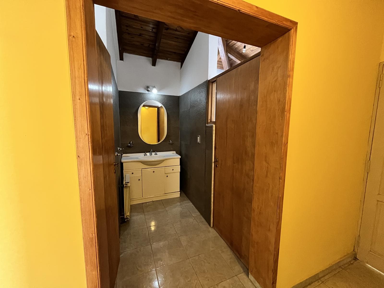 House for Sale in the Los Carolinos Neighborhood - Carrodilla