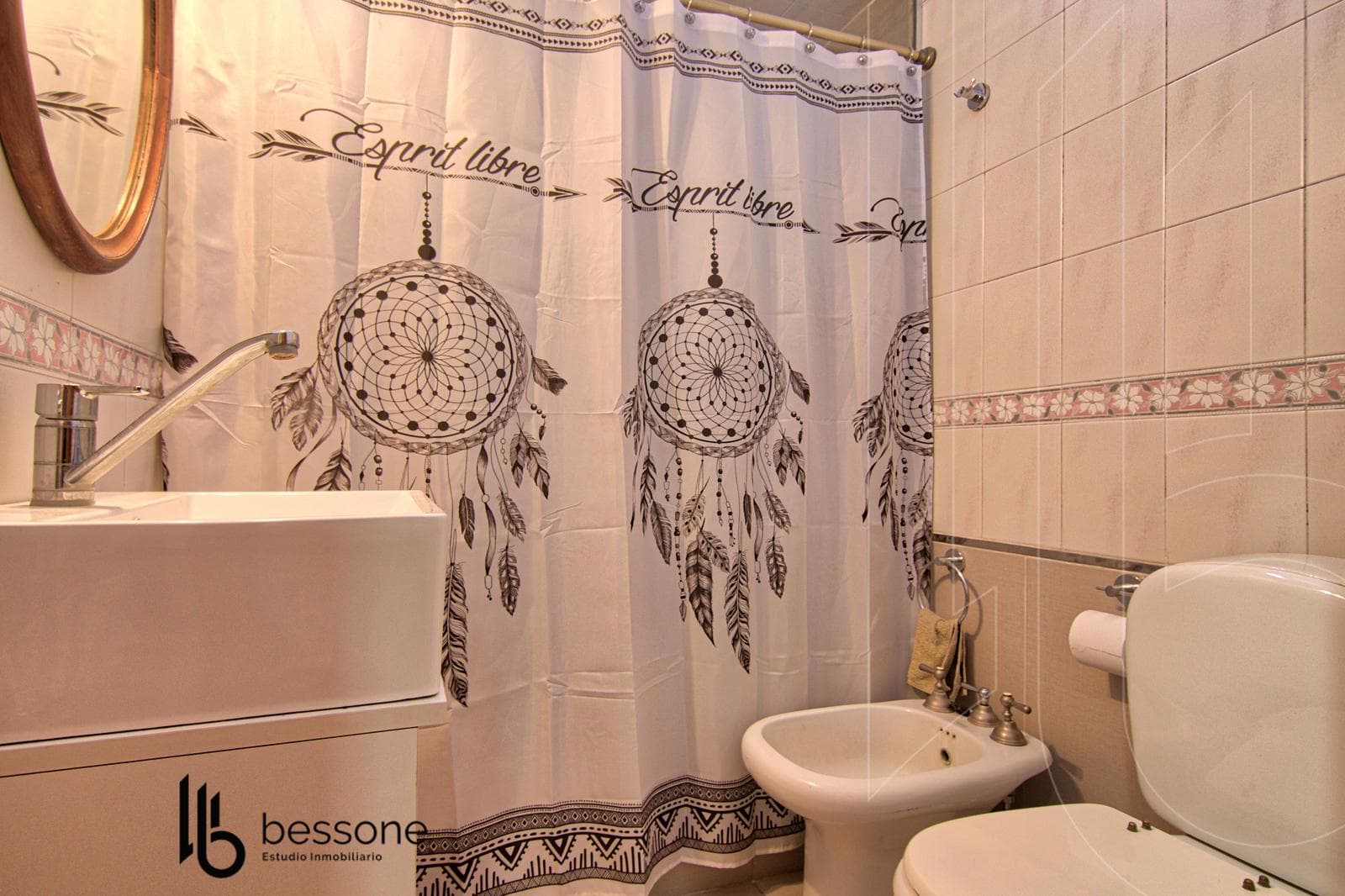 Modern Townhouse, 5 Rooms, 2 Bathrooms, Eligible for Mortgage Financing