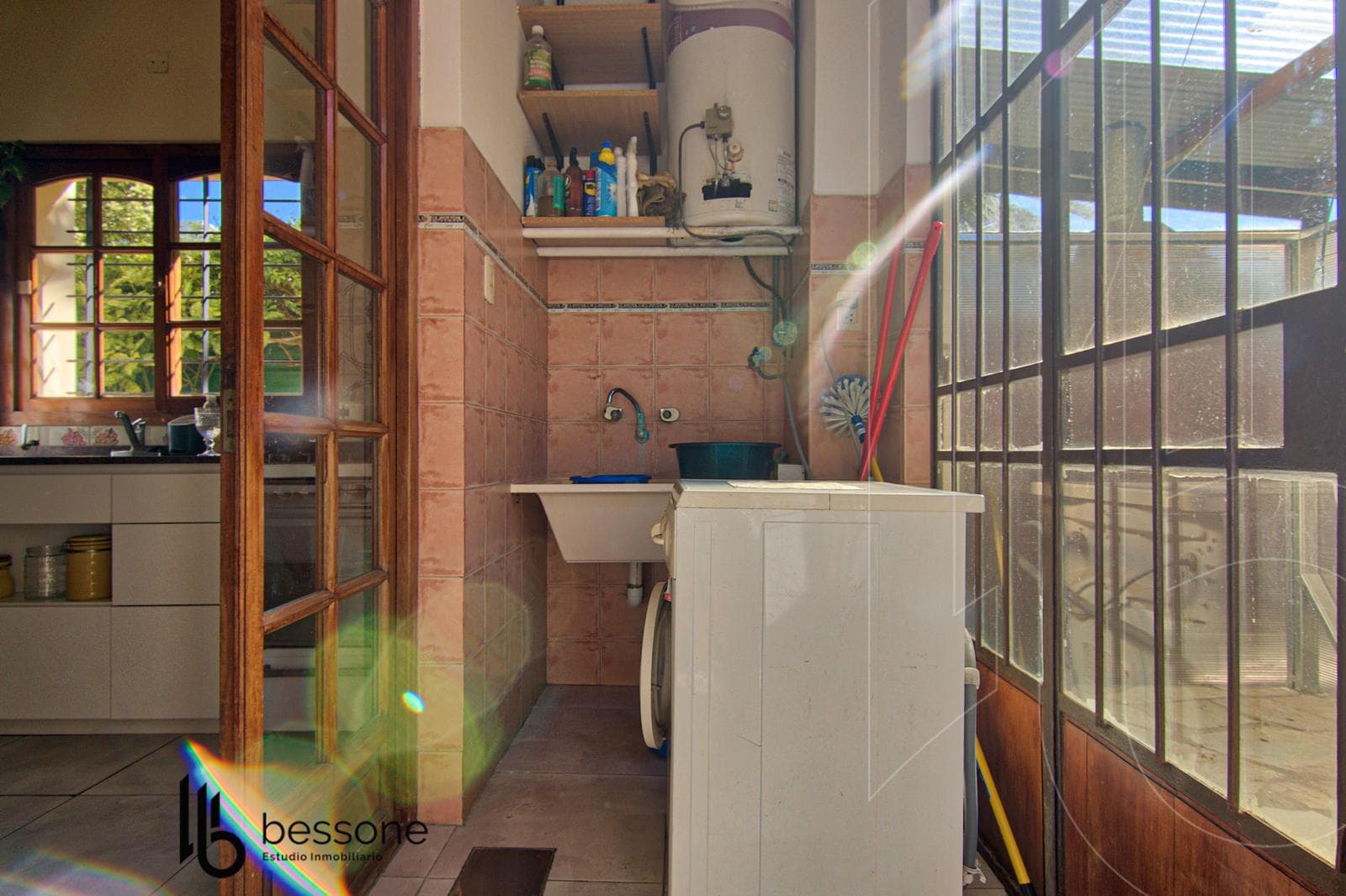 Modern Townhouse, 5 Rooms, 2 Bathrooms, Eligible for Mortgage Financing