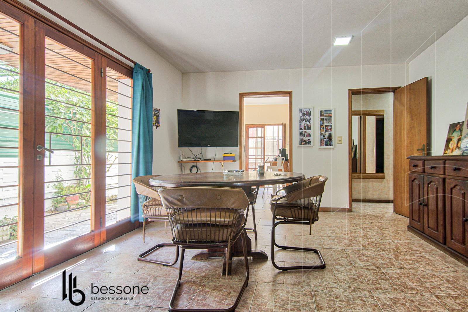 Modern Townhouse, 5 Rooms, 2 Bathrooms, Eligible for Mortgage Financing