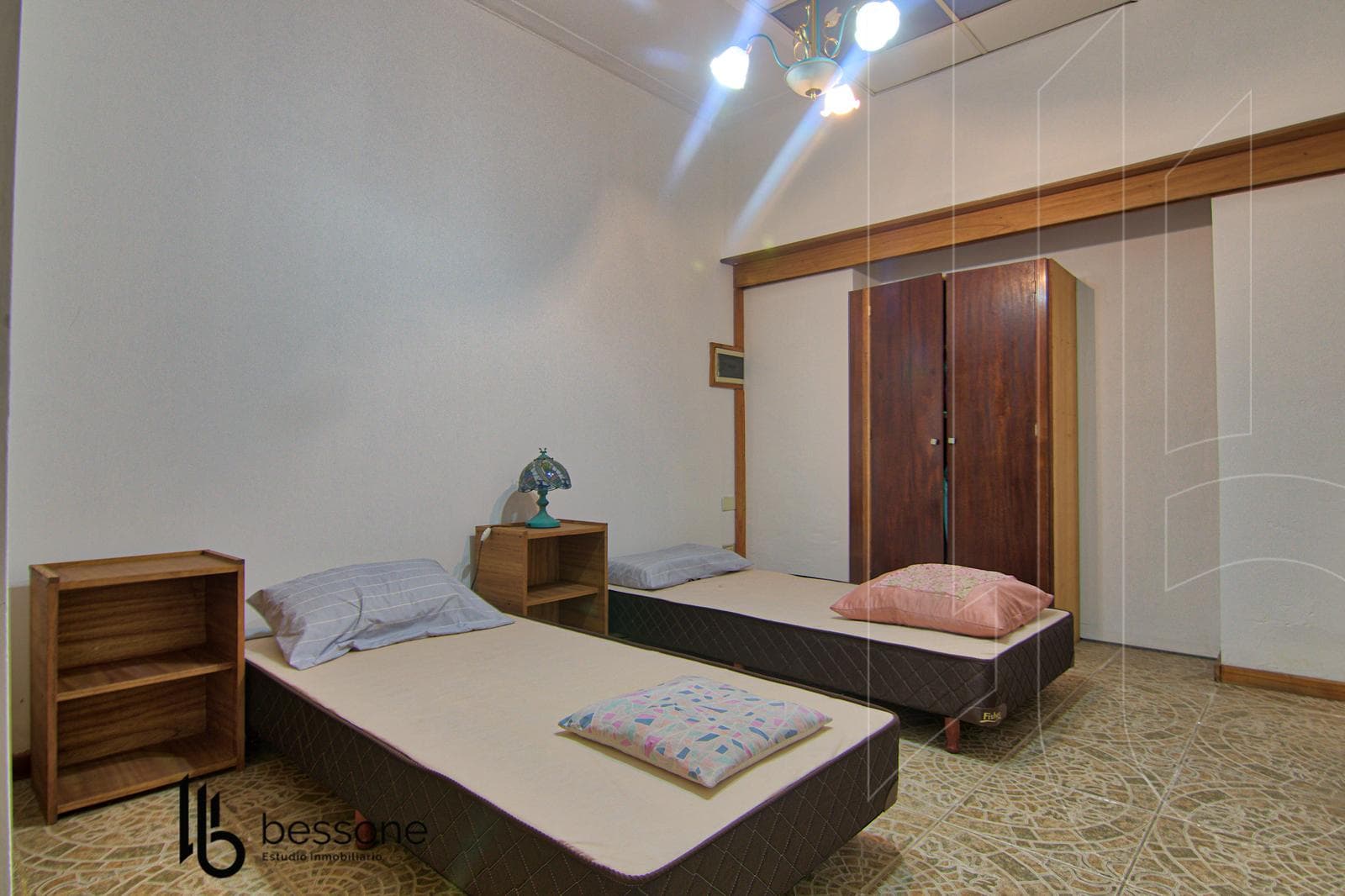 Modern Townhouse, 5 Rooms, 2 Bathrooms, Eligible for Mortgage Financing