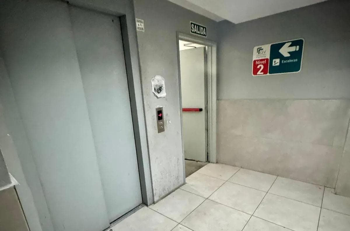 Cocheras en Segundo Subsuelo, baño, doble rampa, ascensor, seguridad 24hs, pool de renta