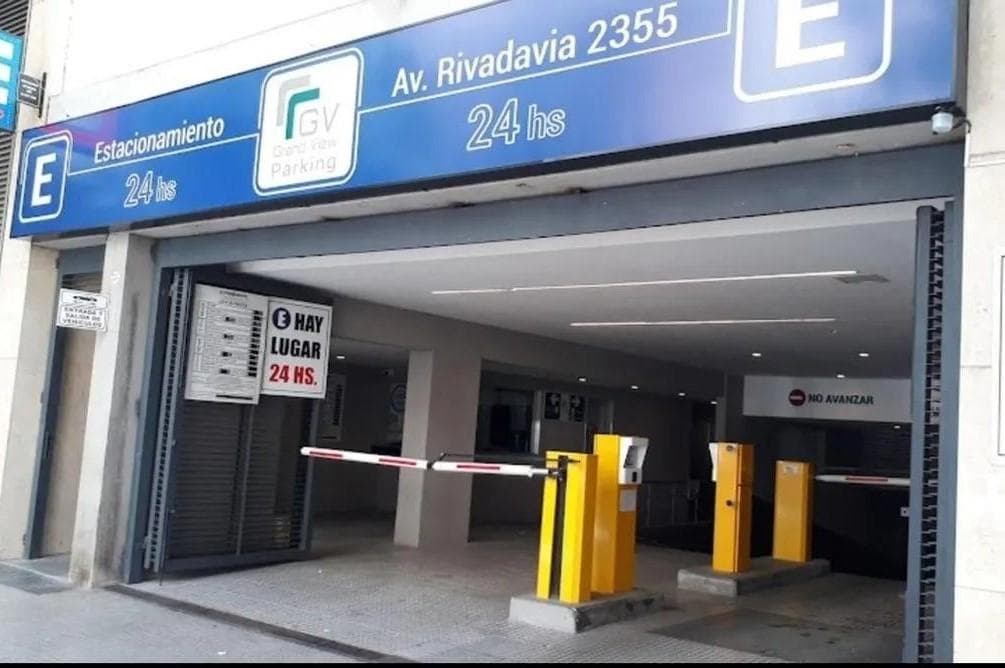 Cocheras en Segundo Subsuelo, baño, doble rampa, ascensor, seguridad 24hs, pool de renta