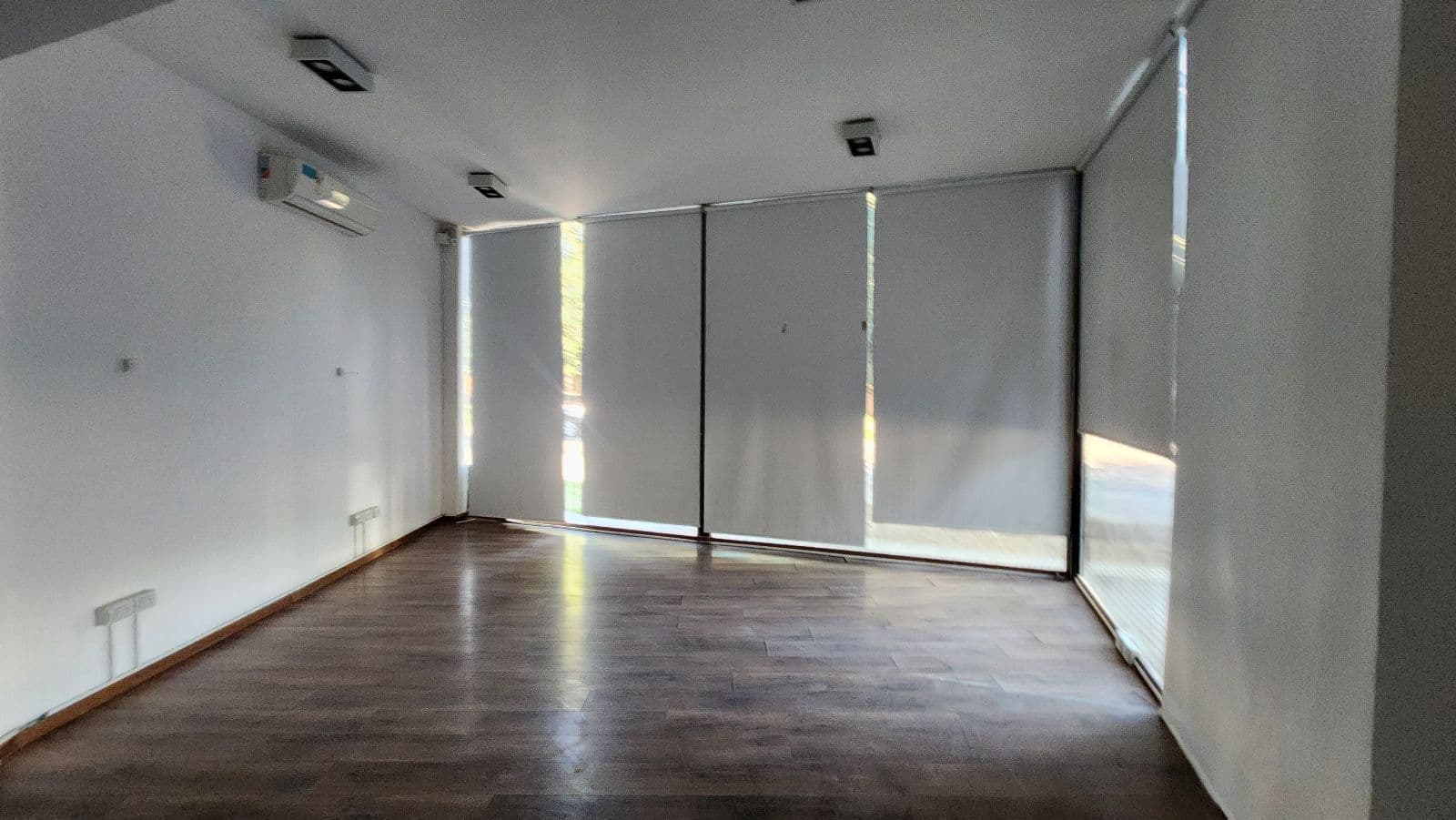 IMPORTANT: Office for RENT
