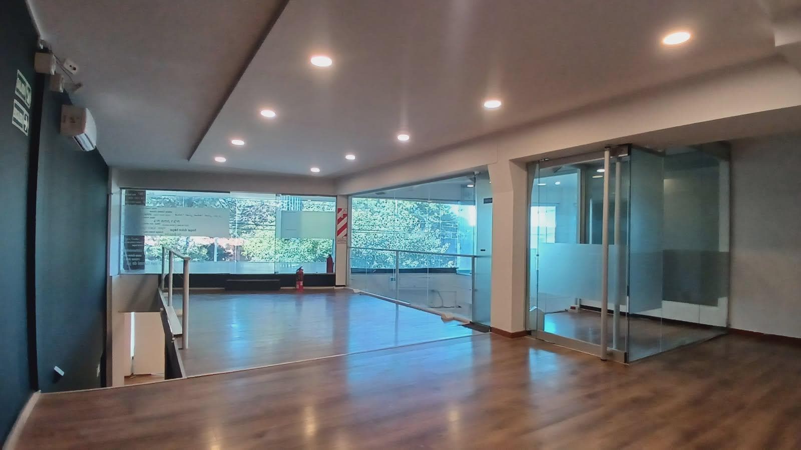 IMPORTANT: Office for RENT