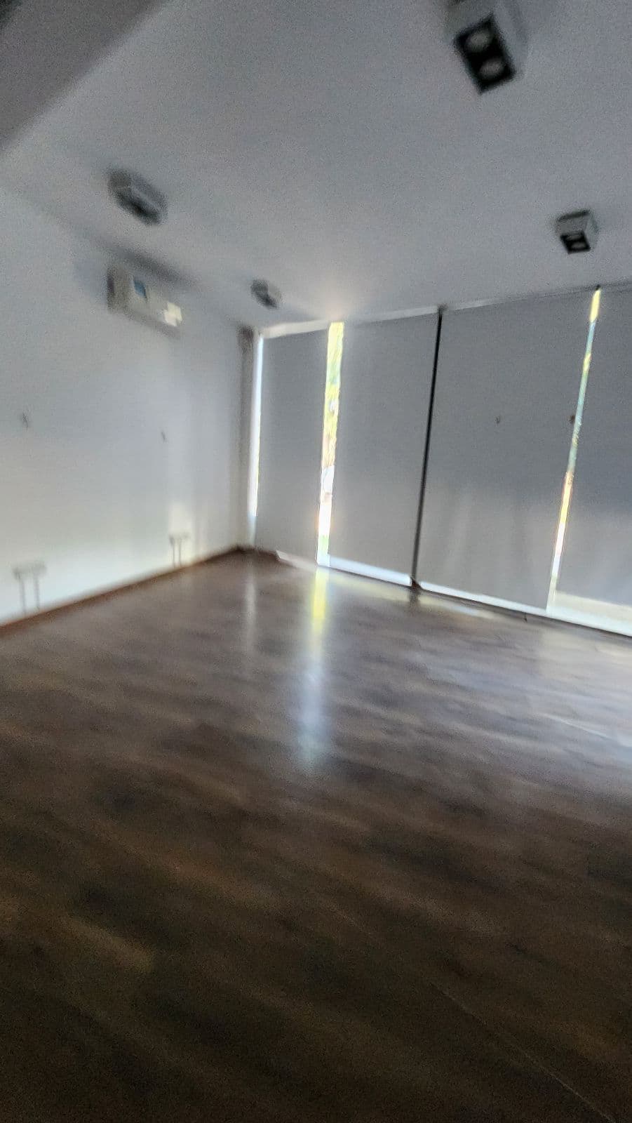 IMPORTANT: Office for RENT