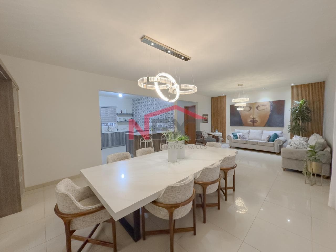 HOUSE FOR SALE IN EL MIRADOR NEIGHBORHOOD