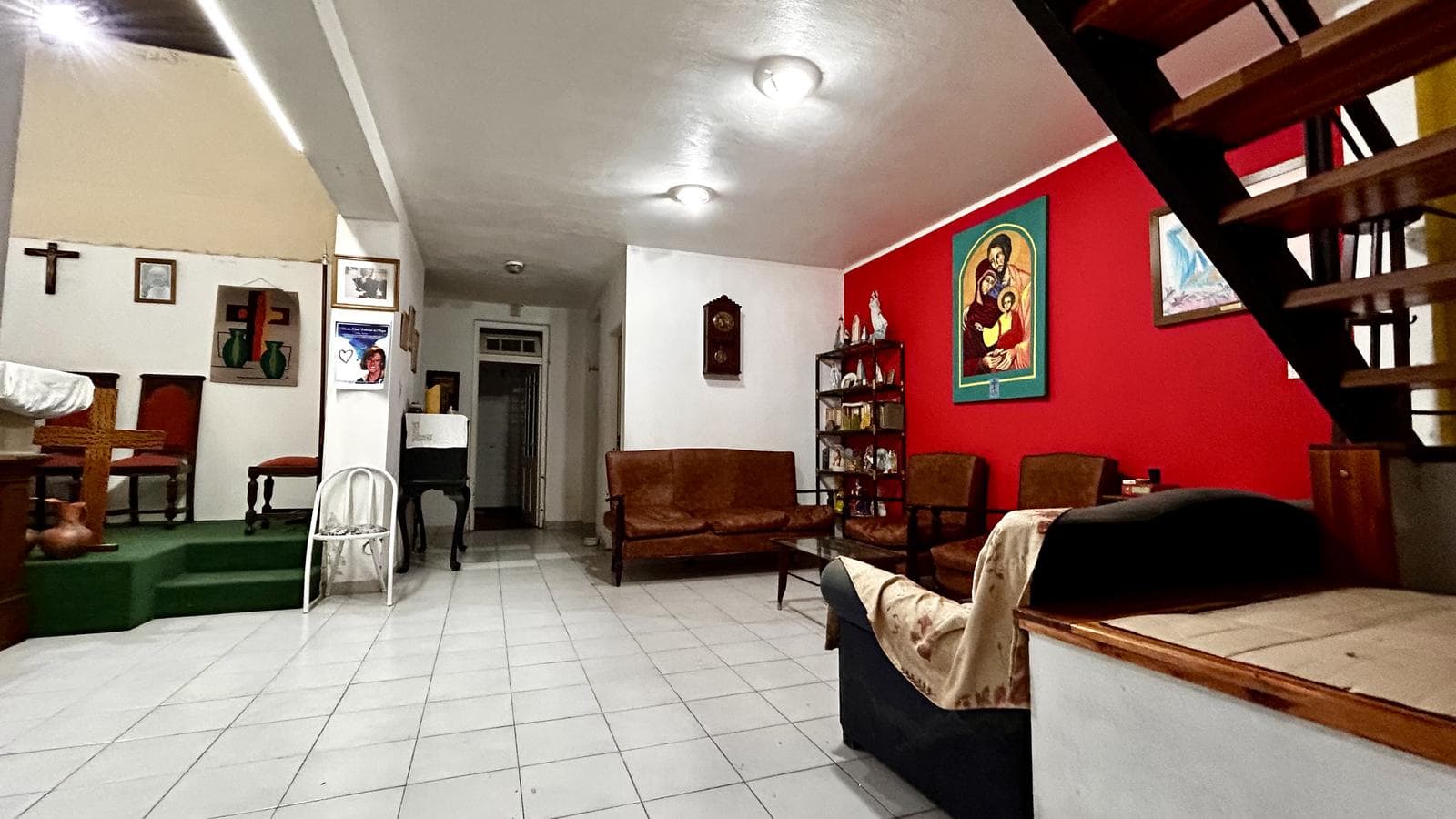 HOUSE FOR SALE ON A LOT TOTALING 146 M2. IDEAL FOR COMMERCIAL USE, SUCH AS A WAREHOUSE OR WORKSHOP. SAN CRISTOBAL.