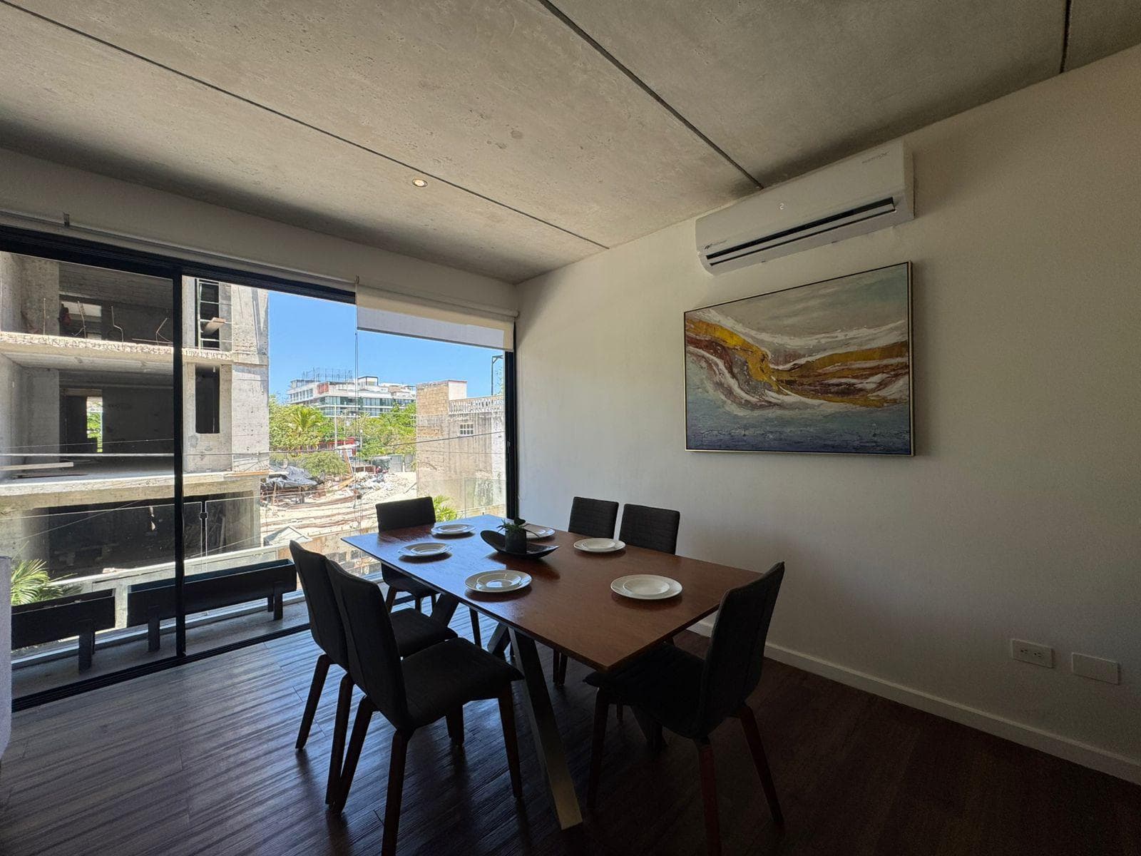 Fully equipped, furnished, and decorated 2-bedroom apartment—ready to move in!