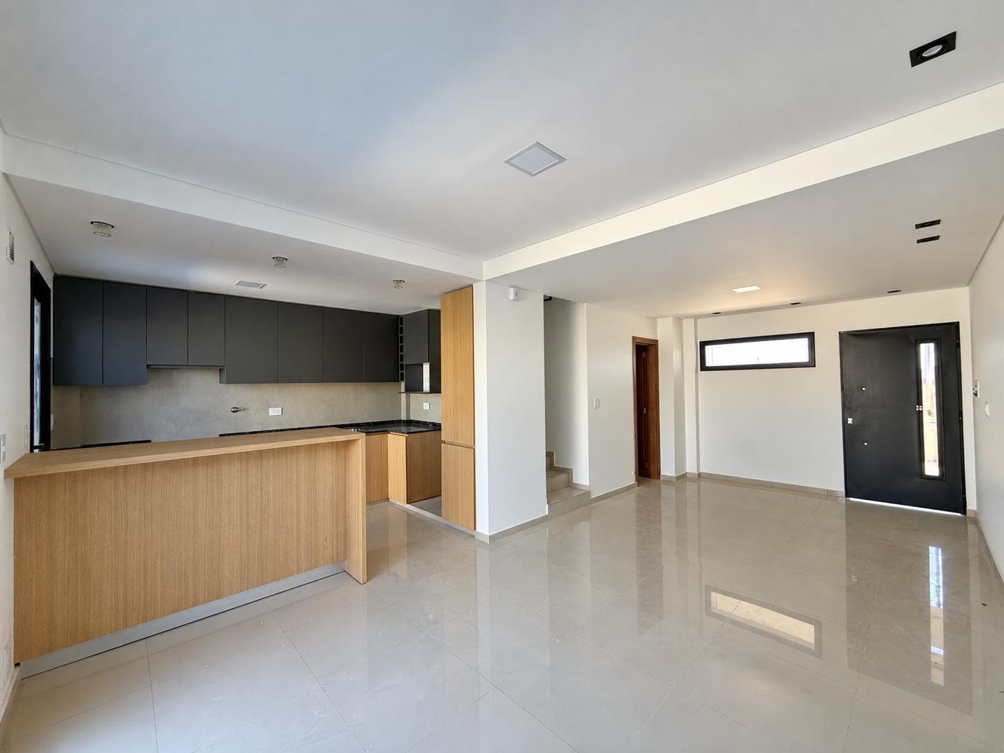 3-Bedroom Triplex in Quebradas de Manantiales | Pool, Terrace, and Financing Available