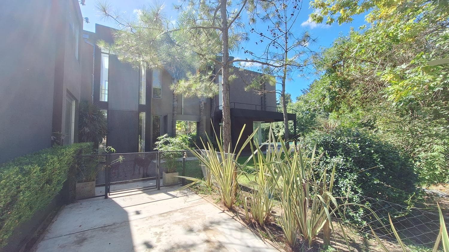 5-Room House for Rent in the La Montura Gated Community
