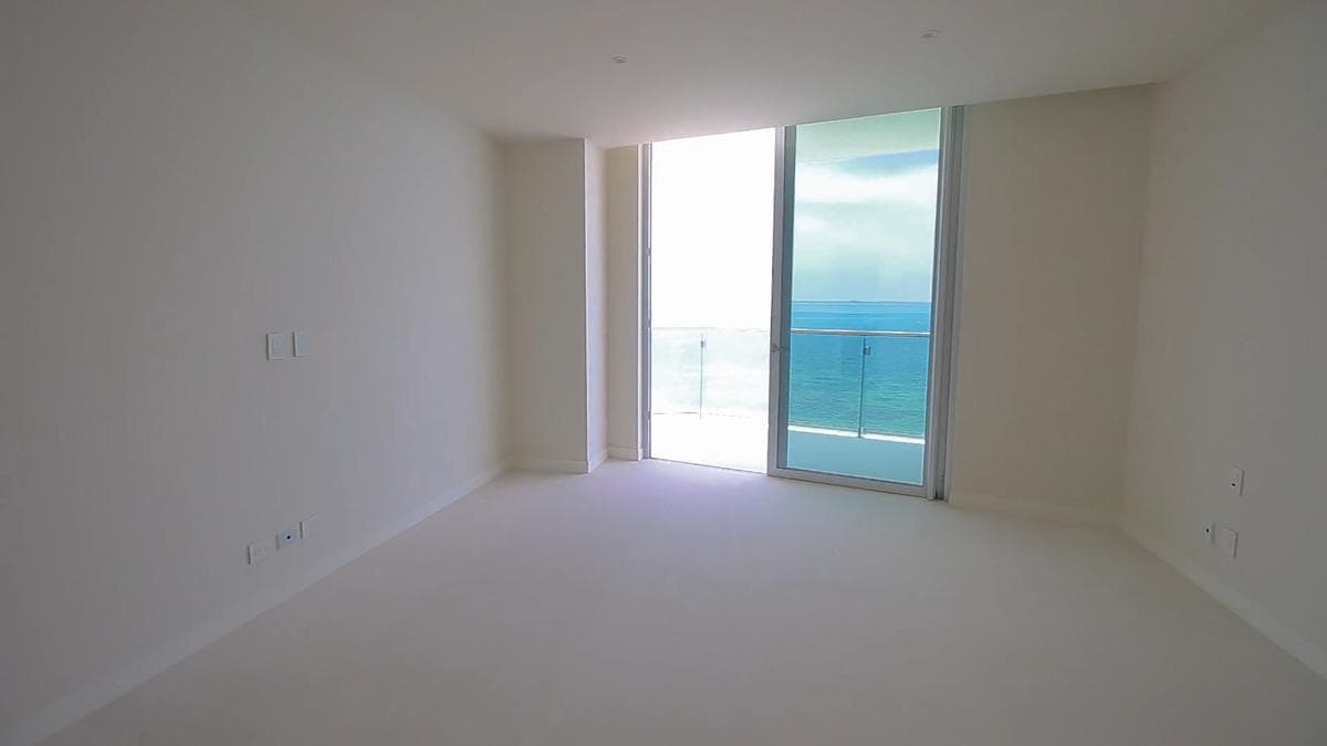 Beachfront Apartment, 2 Bedrooms in SLS, Novo Cancún, Puerto Cancún