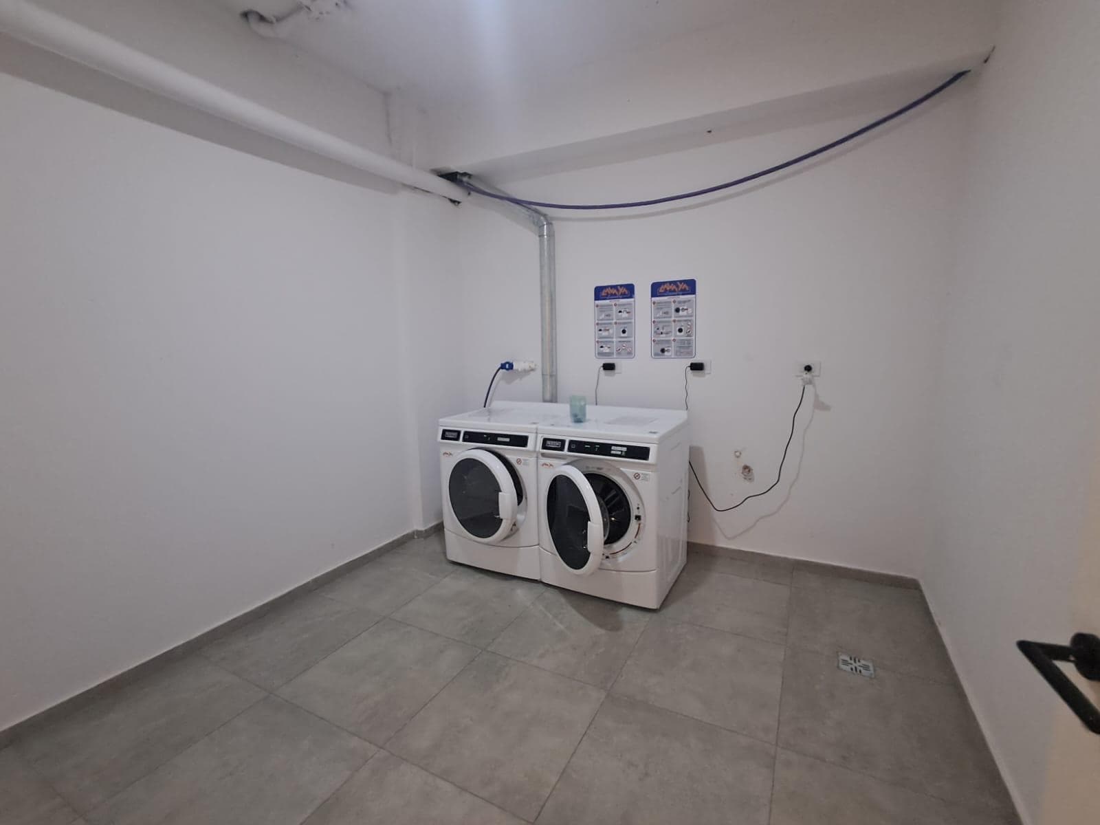 Fully equipped one-room apartment in Monserrat