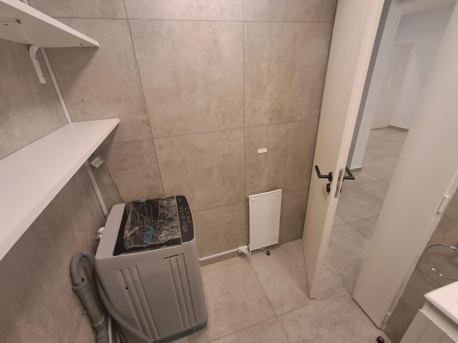 Fully equipped one-room apartment in Monserrat