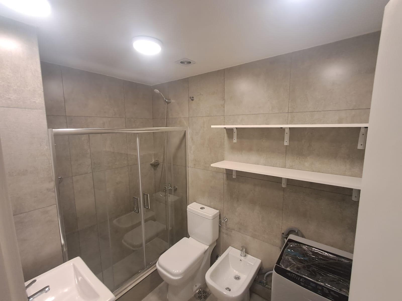 Fully equipped one-room apartment in Monserrat