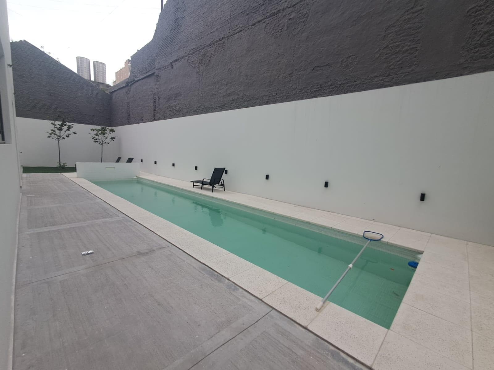 Fully equipped one-room apartment in Monserrat