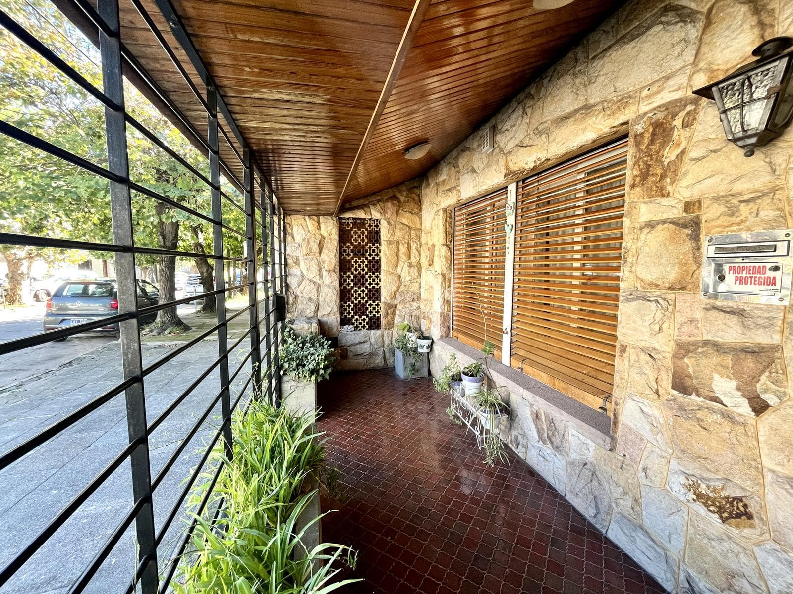 CASA VENTA 5 AMBIENTES HAEDO GARAGE PARQUE QUINCHO TERRAZA APTO CRÉDITO