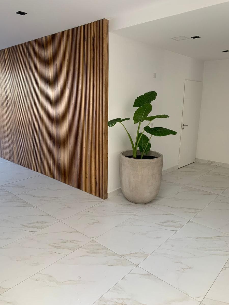 2-room apartment for sale with rental income, garage, and amenities in downtown Tigre