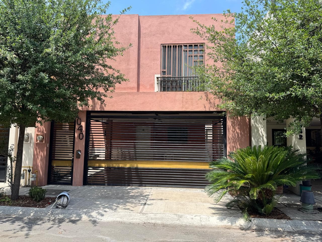 House in Los Faisanes, El Dorado Neighborhood