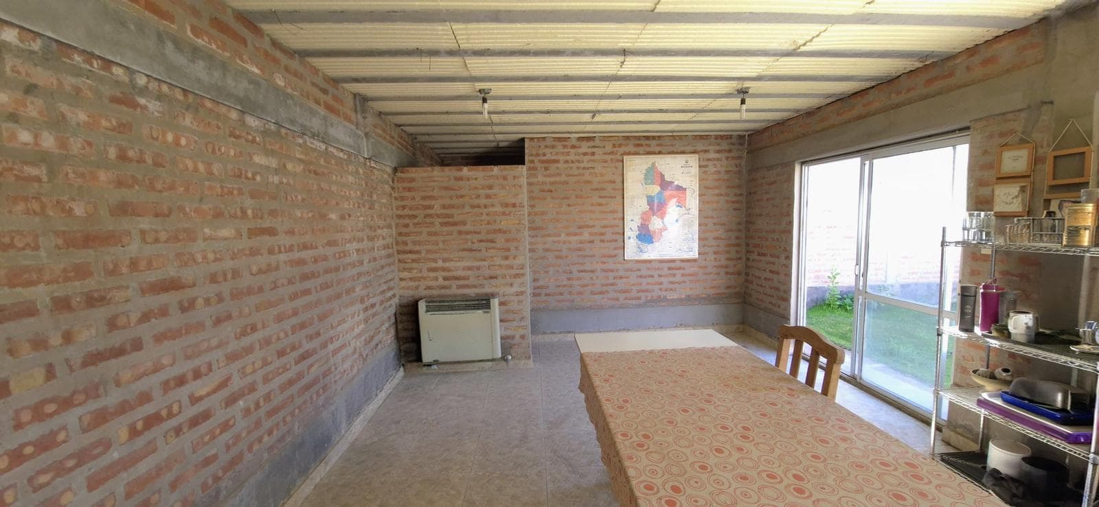 For Sale: 3-Bedroom House | Patio and Separate Barbecue Area with Potential for Expansion in Terrazas, Neuquén
