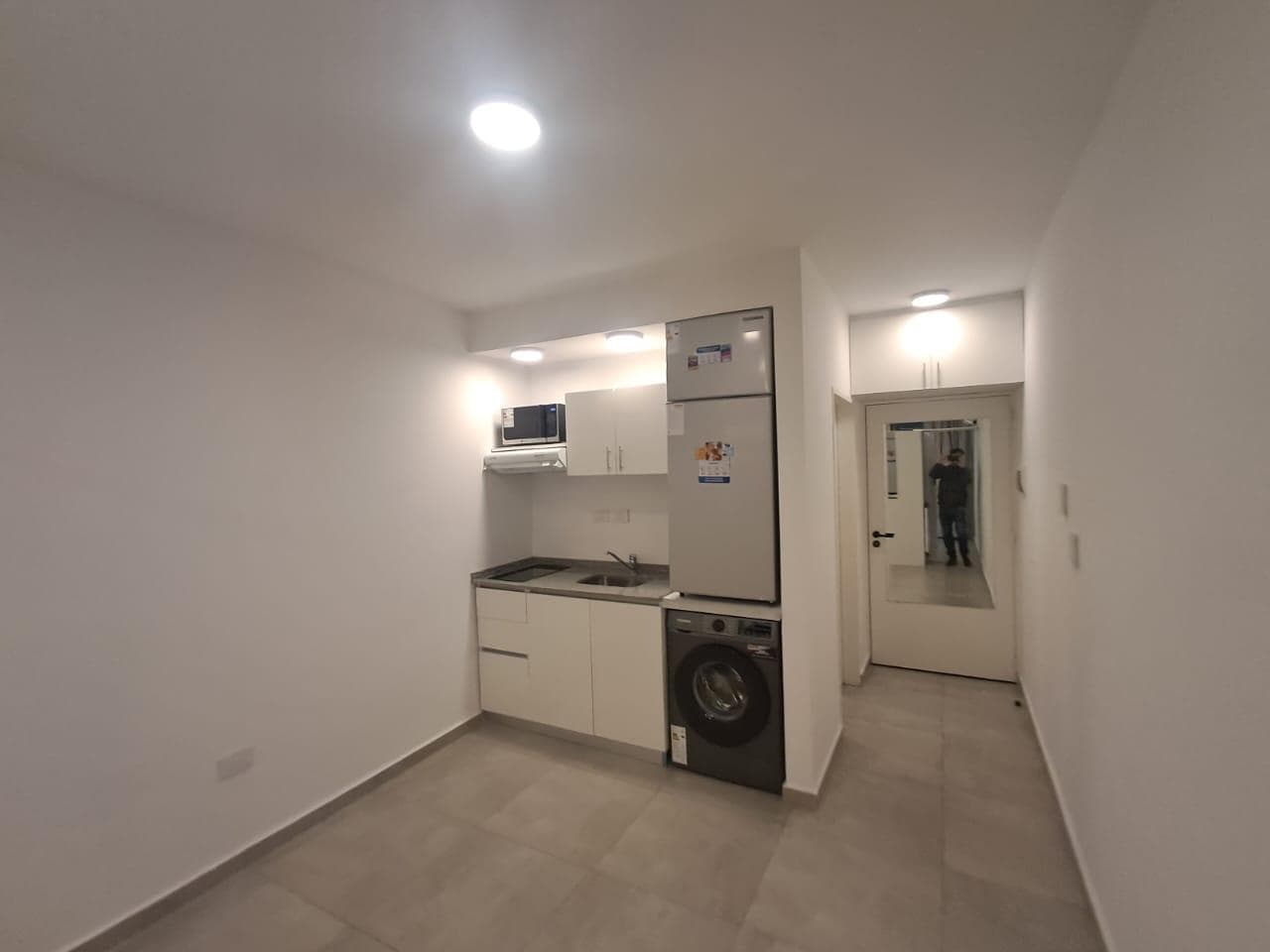 Fully equipped one-room apartment in Monserrat