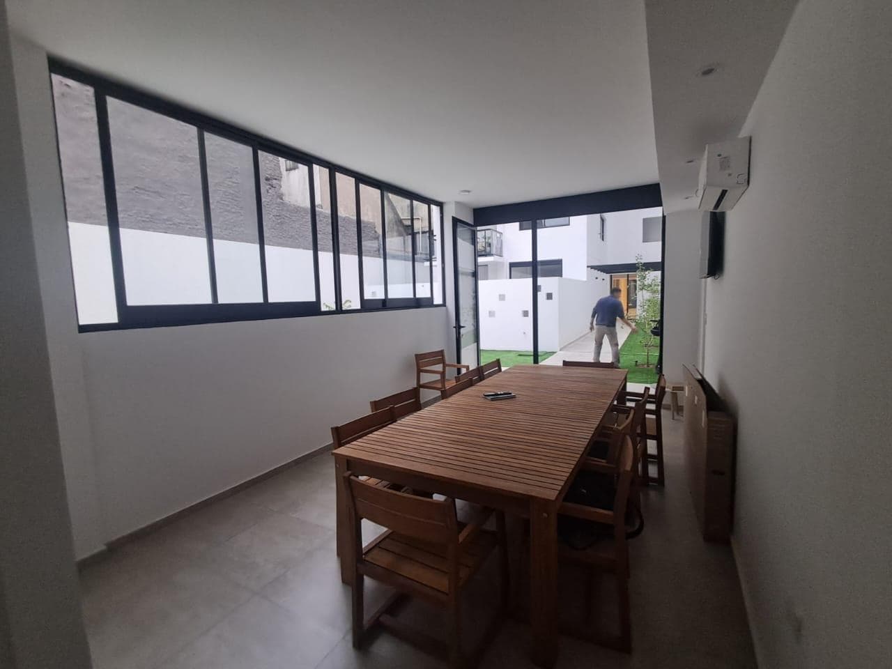 Fully equipped one-room apartment in Monserrat