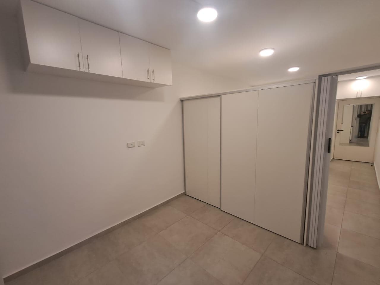 Fully equipped one-room apartment in Monserrat