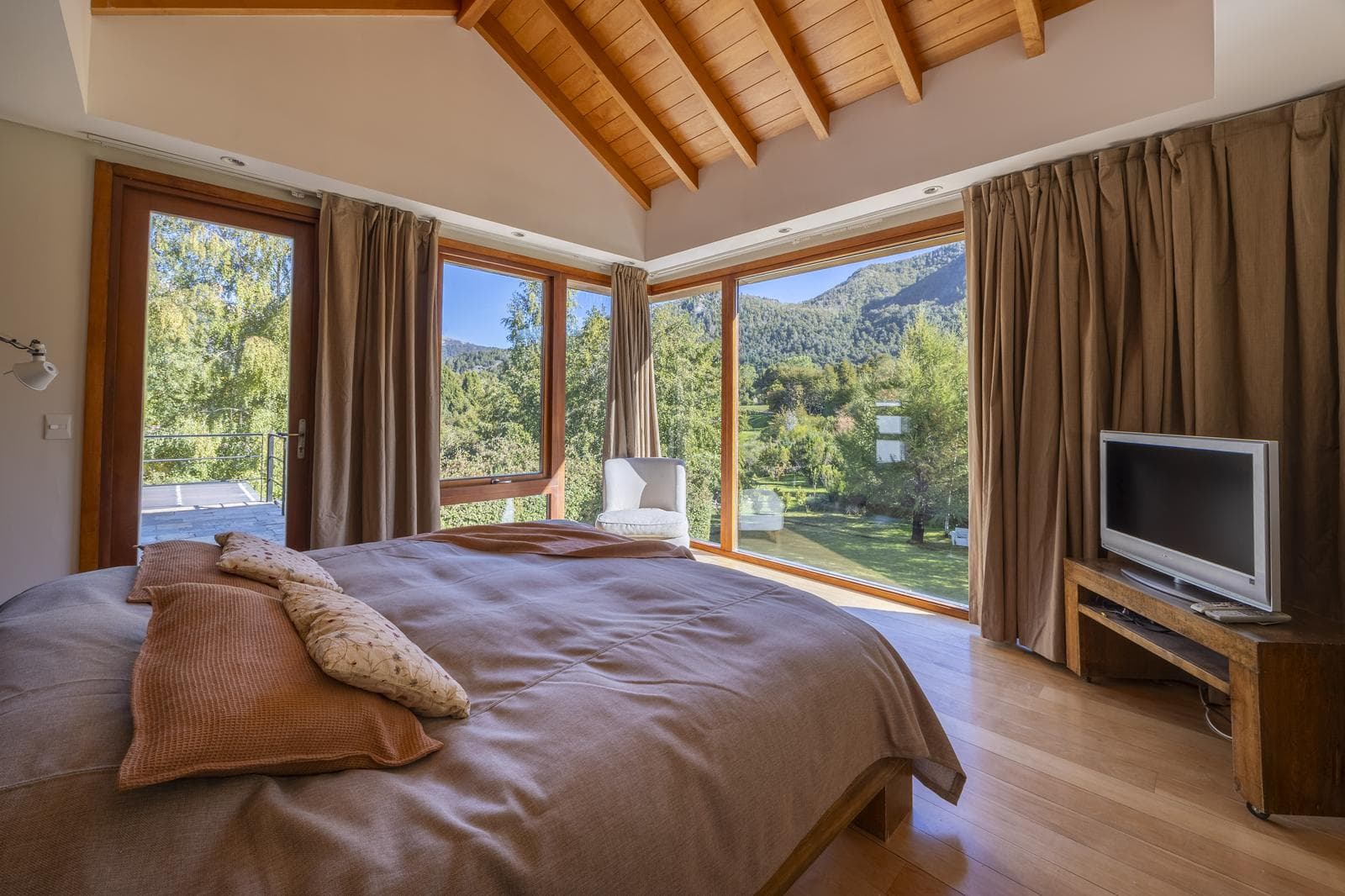 House for sale in Arelauquen Golf