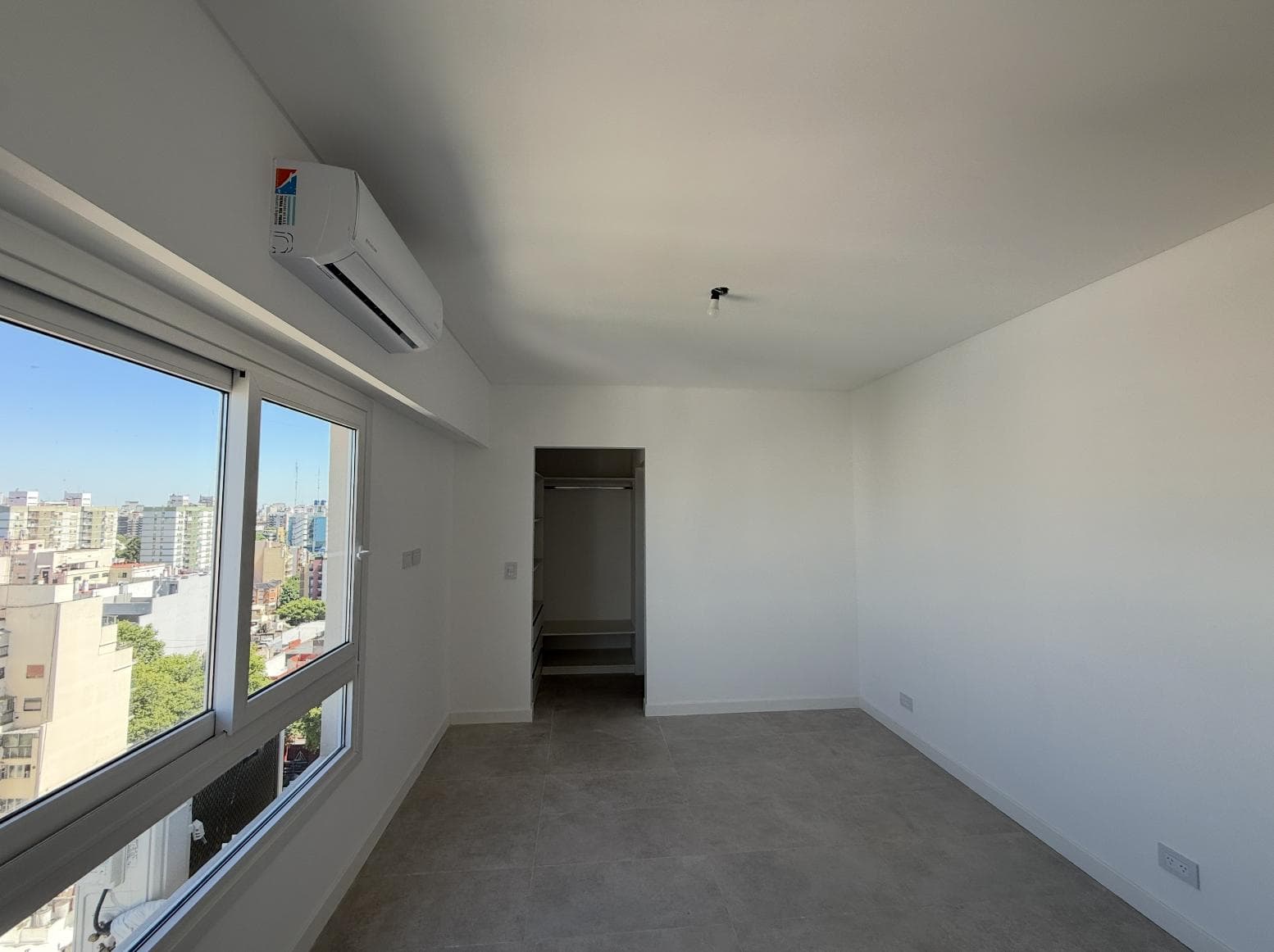 2-ROOM DUPLEX APARTMENT FOR SALE IN CABALLITO WITH AMENITIES