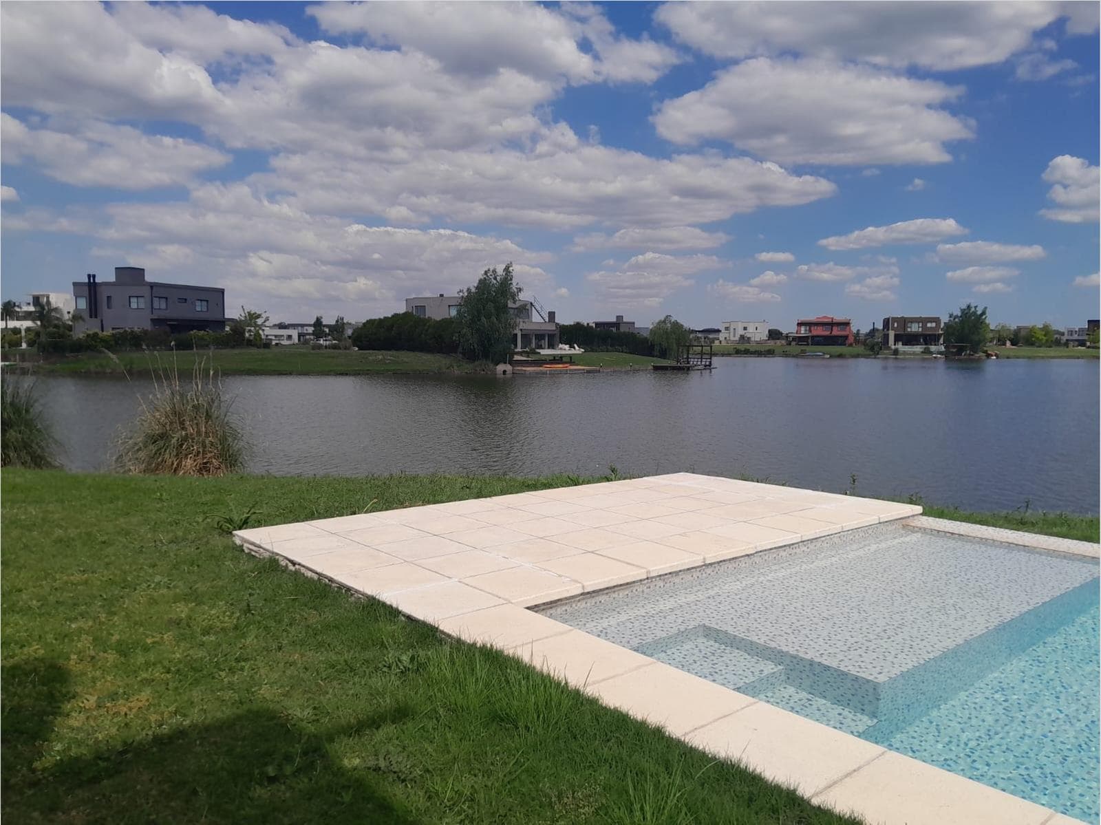 House for Sale on the Lake - San Sebastián - Area 7 - Escobar