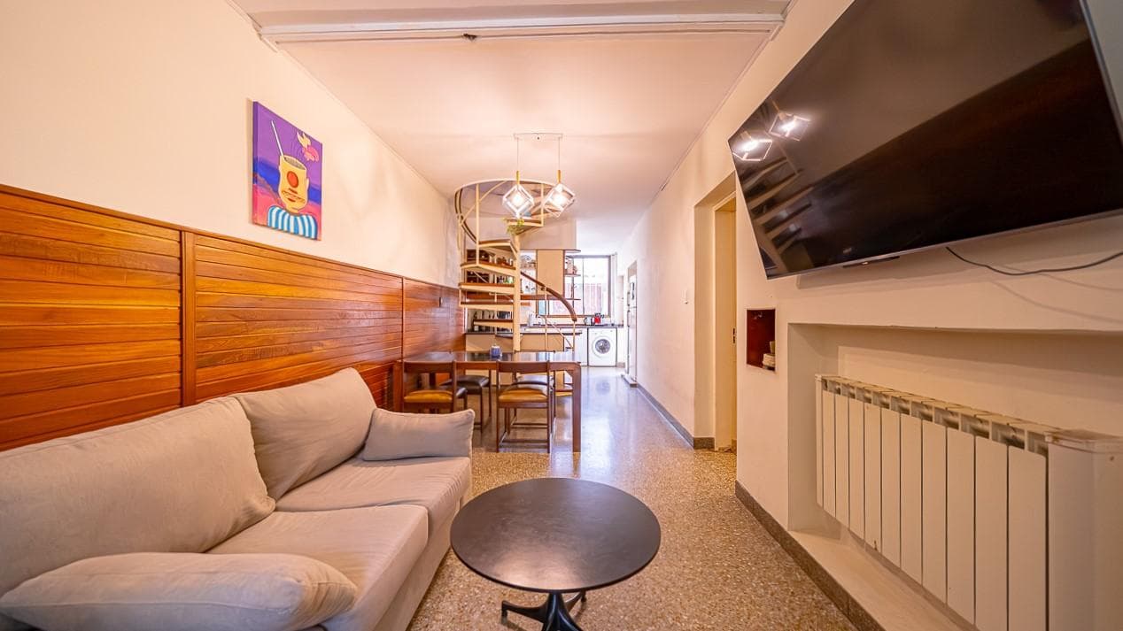5-ROOM HOUSE FOR SALE NEAR THE PARK IN CIUDAD JARDIN—QUALIFIES FOR A MORTGAGE