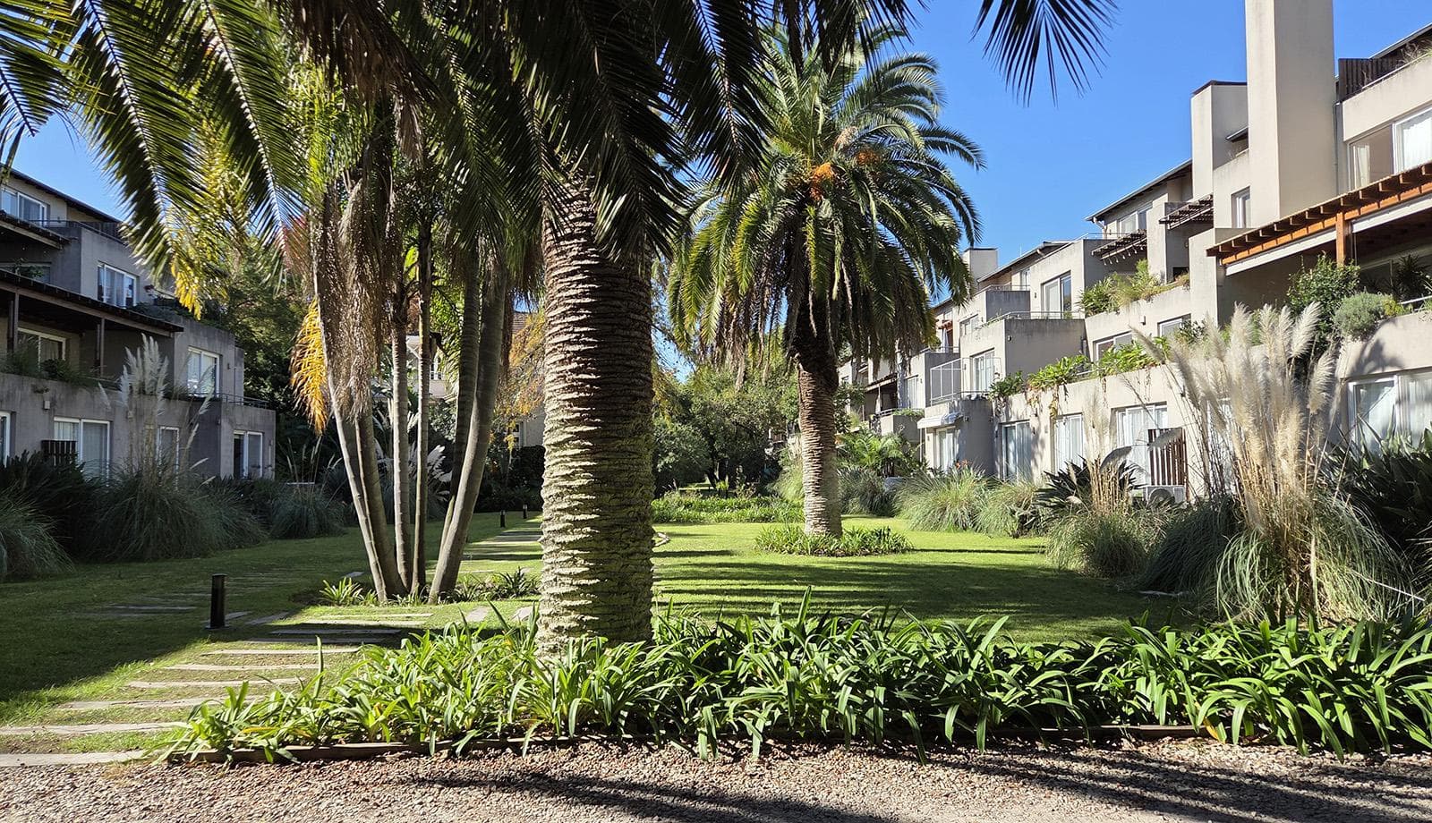FOR SALE WITH RENTAL INCOME: 2-room apartment with balcony and garage, Rincon de Milberg, Tigre