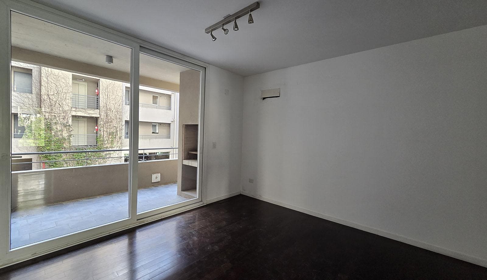 FOR SALE WITH RENTAL INCOME: 2-room apartment with balcony and garage, Rincon de Milberg, Tigre