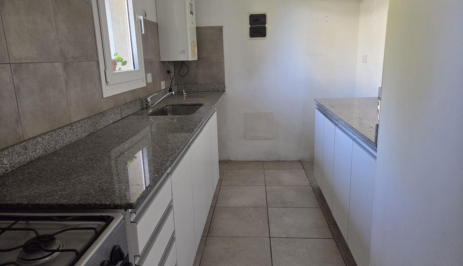 FOR SALE WITH RENTAL INCOME: 2-room apartment with balcony and garage, Rincon de Milberg, Tigre