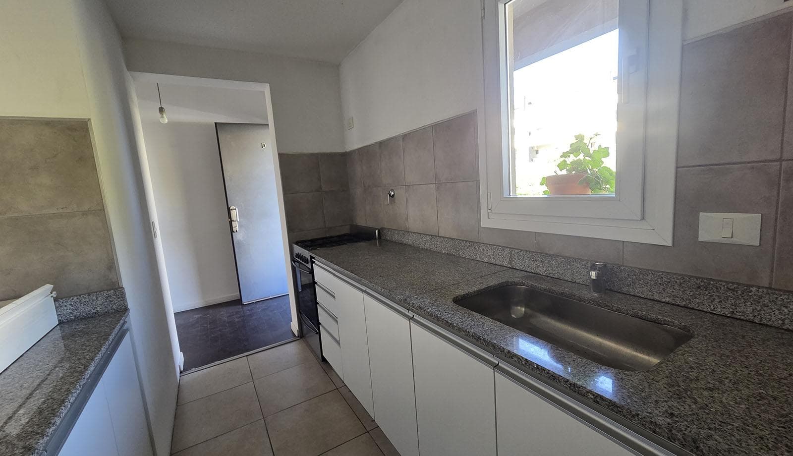 FOR SALE WITH RENTAL INCOME: 2-room apartment with balcony and garage, Rincon de Milberg, Tigre