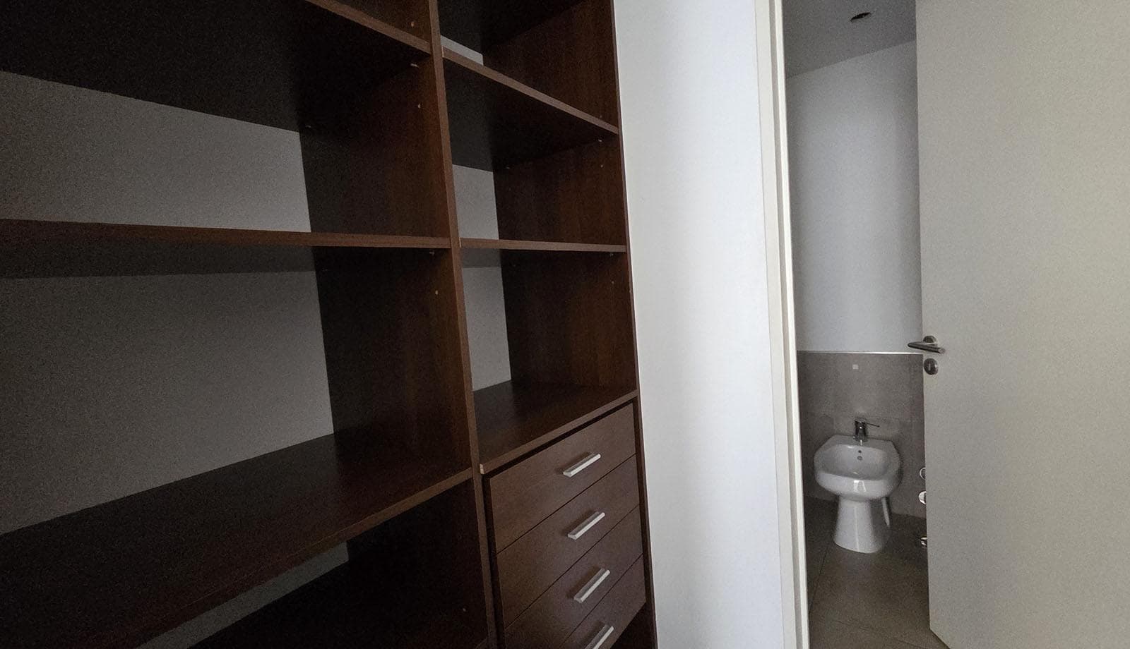 FOR SALE WITH RENTAL INCOME: 2-room apartment with balcony and garage, Rincon de Milberg, Tigre