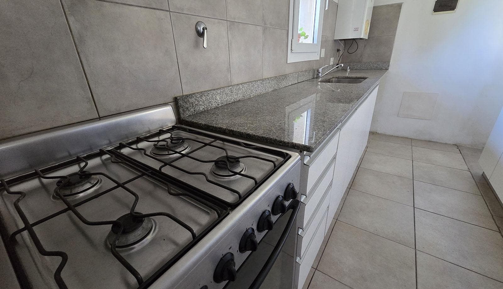 FOR SALE WITH RENTAL INCOME: 2-room apartment with balcony and garage, Rincon de Milberg, Tigre